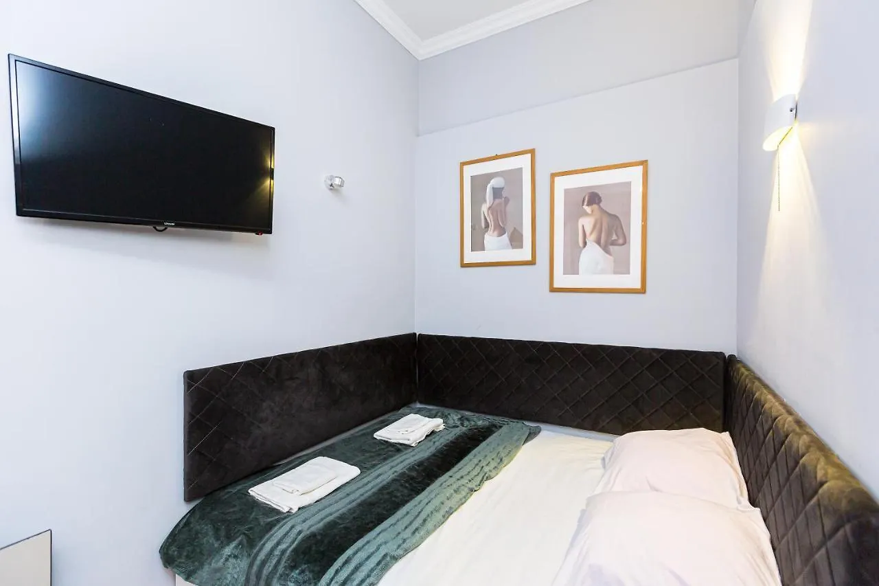 Apartment Сучасна Квартира По Вул Дарії Гусяк 9 Біля Краківського Lviv