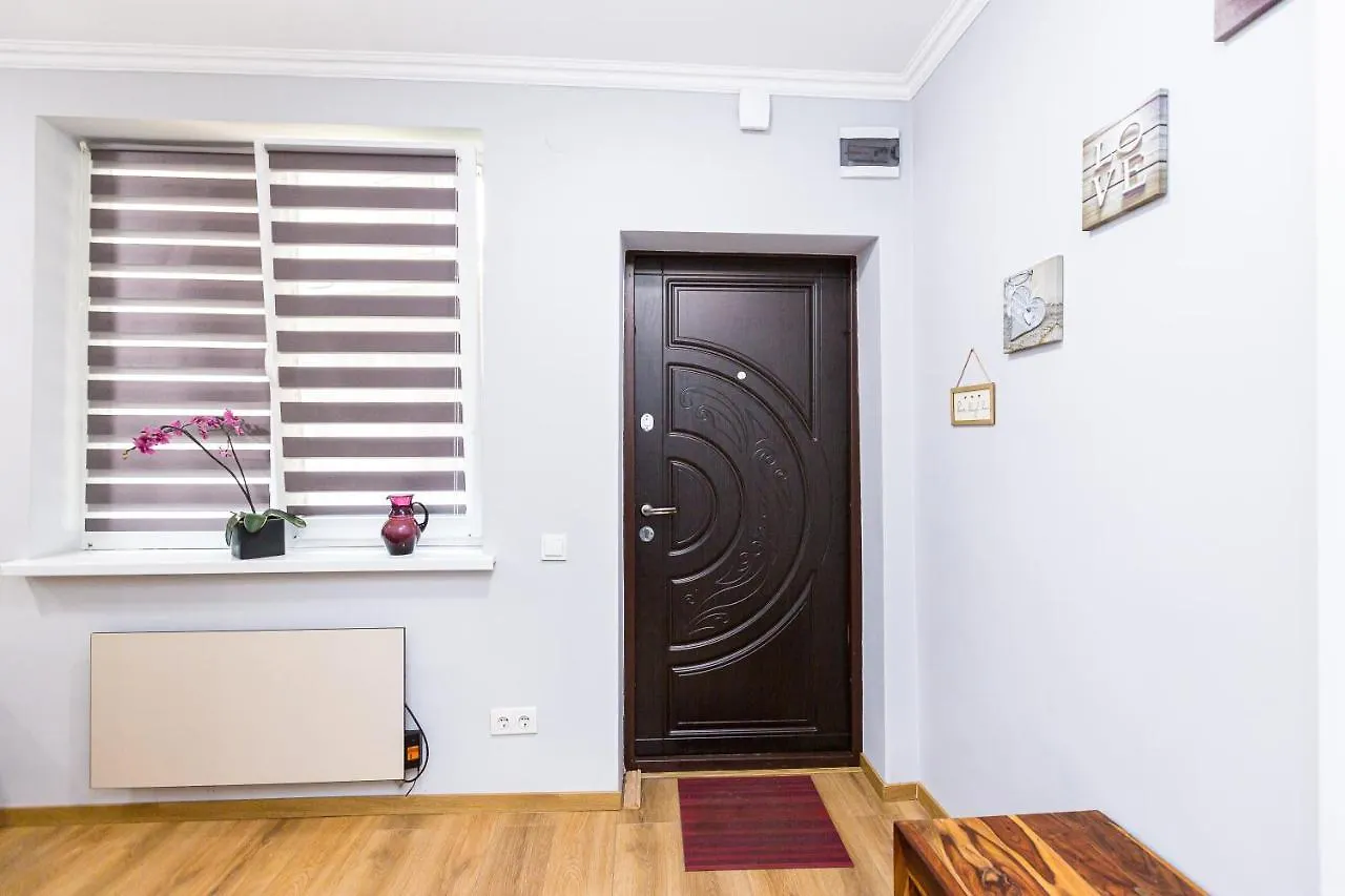 Apartment Сучасна Квартира По Вул Дарії Гусяк 9 Біля Краківського Lviv